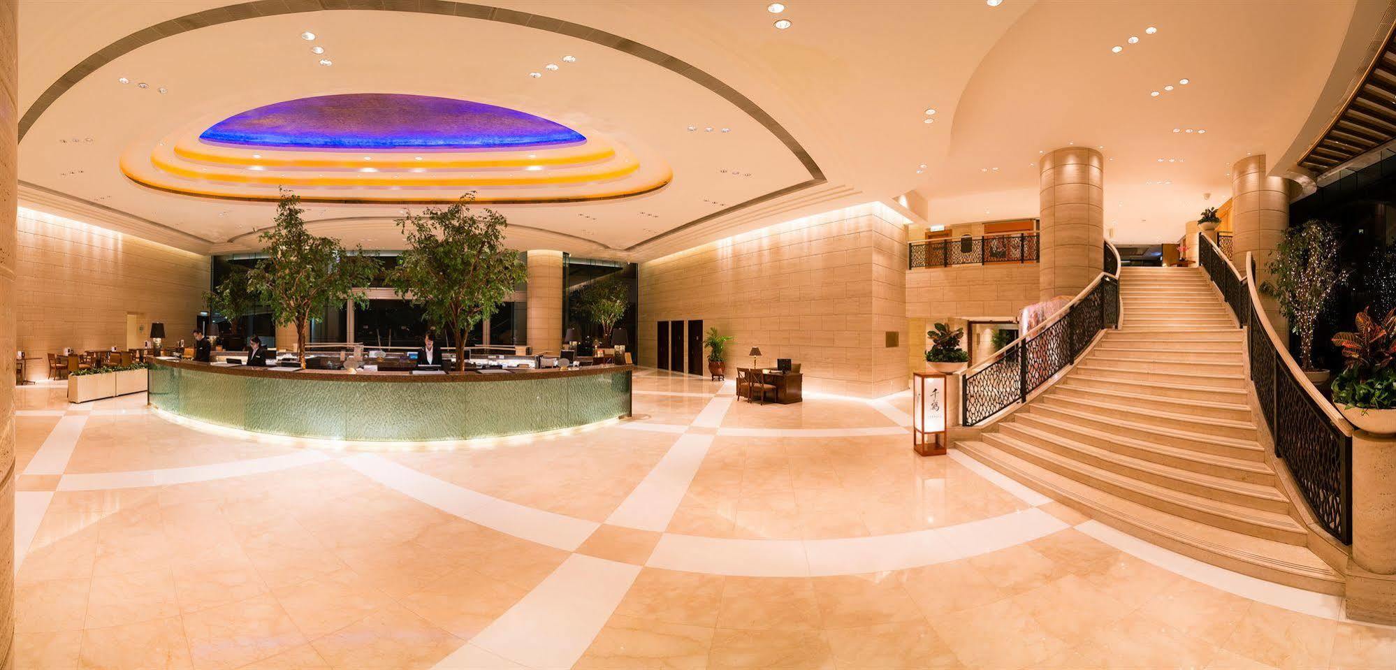 โรงแรม ฮาร์เบอร์ พลาซา เมโทรโปลิส