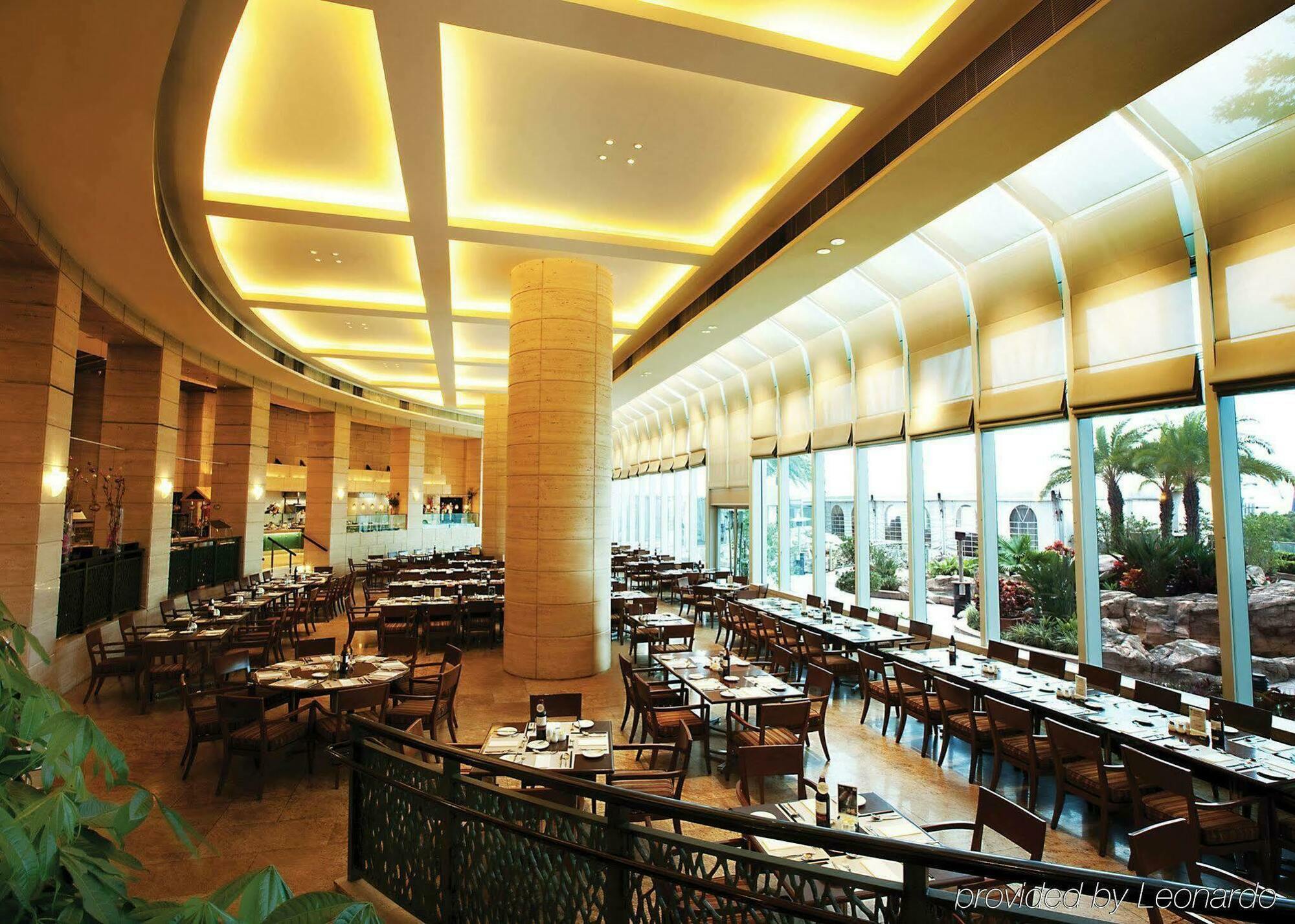 โรงแรม ฮาร์เบอร์ พลาซา เมโทรโปลิส